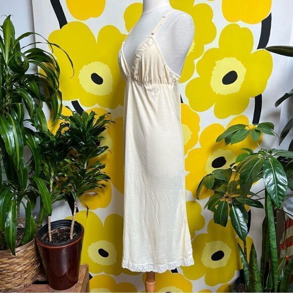 Dreamy Bohemian 1970s Pale Yellow Ribbed Knit Lace Trim Nightgown Lingerie - Picture 9 of 9